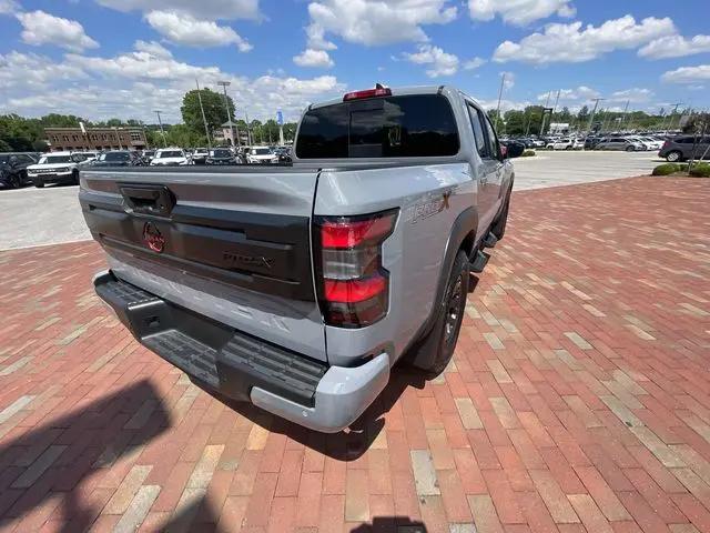 2025 Nissan Frontier Crew Cab PRO-X 4x2