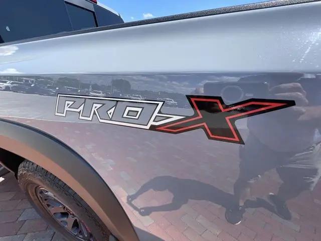 2025 Nissan Frontier Crew Cab PRO-X 4x2