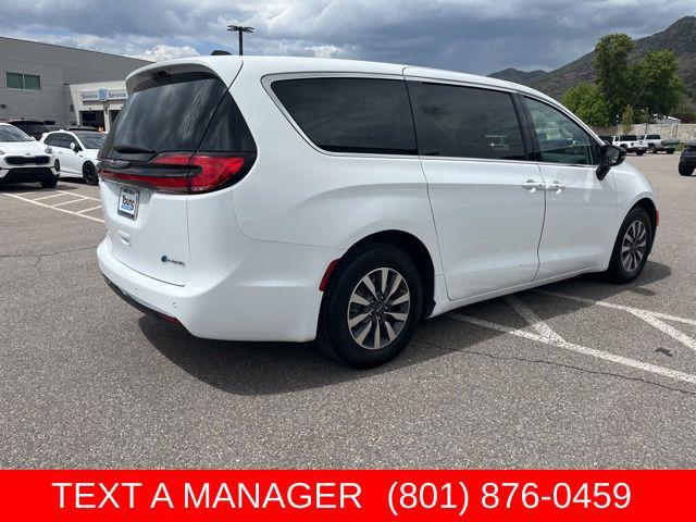 2024 Chrysler Pacifica Hybrid Select
