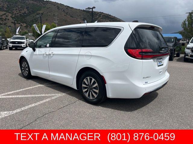2024 Chrysler Pacifica Hybrid Select