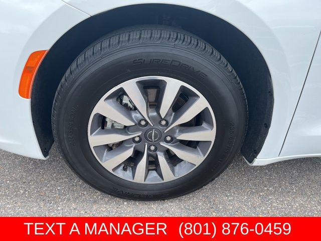 2024 Chrysler Pacifica Hybrid Select
