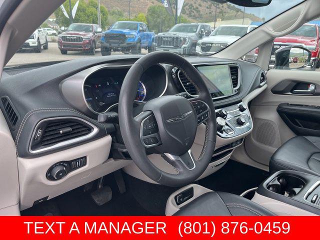 2024 Chrysler Pacifica Hybrid Select