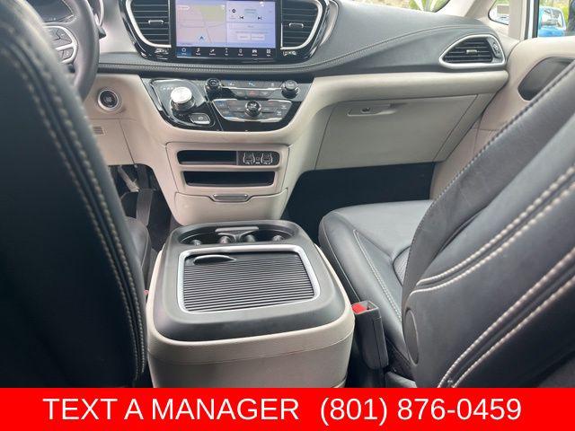 2024 Chrysler Pacifica Hybrid Select