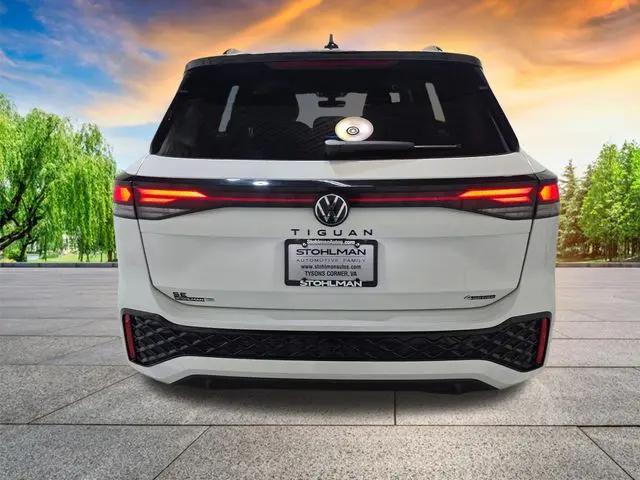 2026 Volkswagen Tiguan SE R-Line Black