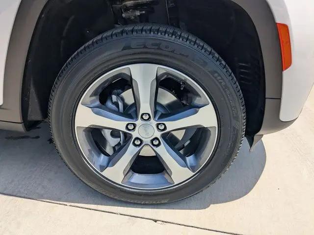 2026 Jeep Grand Cherokee Limited 4x2