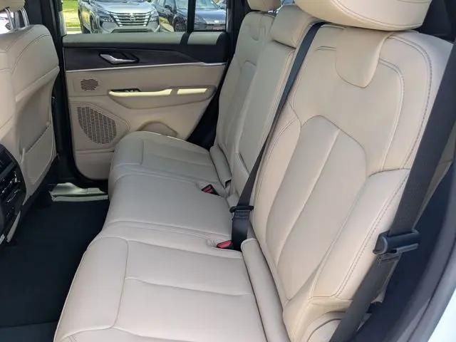 2026 Jeep Grand Cherokee Limited 4x2