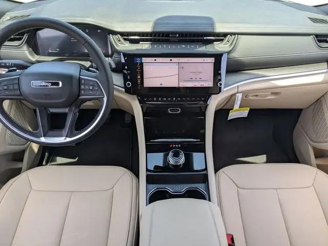 2026 Jeep Grand Cherokee Limited 4x2