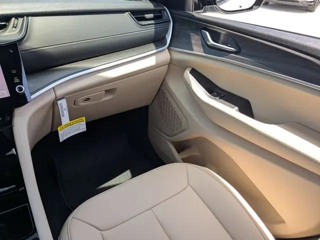 2026 Jeep Grand Cherokee Limited 4x2