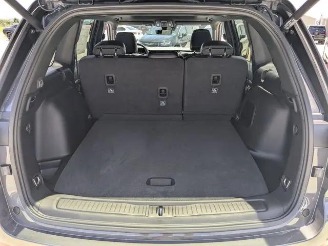 2026 Jeep Grand Cherokee Limited 4x2