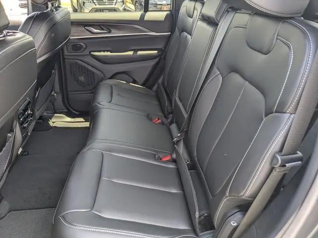 2026 Jeep Grand Cherokee Limited 4x2