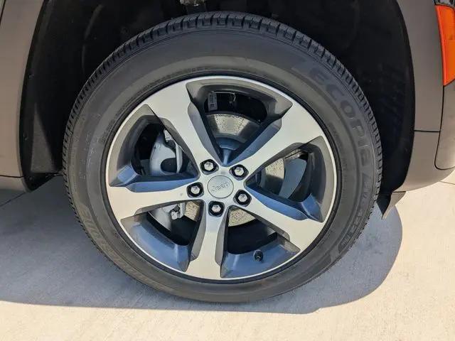 2026 Jeep Grand Cherokee Limited 4x2
