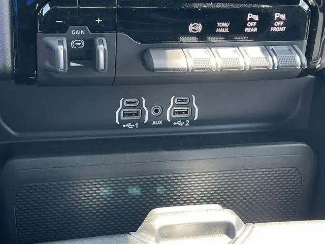 2026 Ram 3500 Big Horn Crew Cab 4x4 64 Box