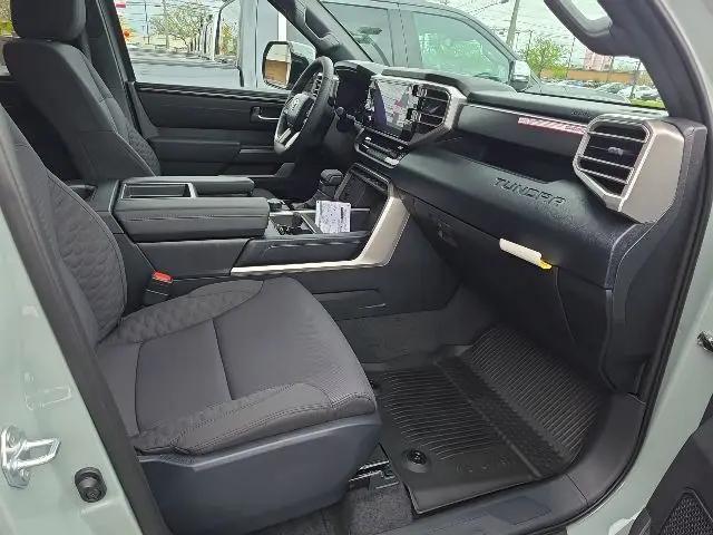 2026 Toyota Tundra SR5 CrewMax 5.5' Bed