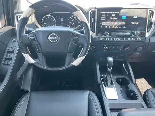 2025 Nissan Frontier Crew Cab SV 4x4