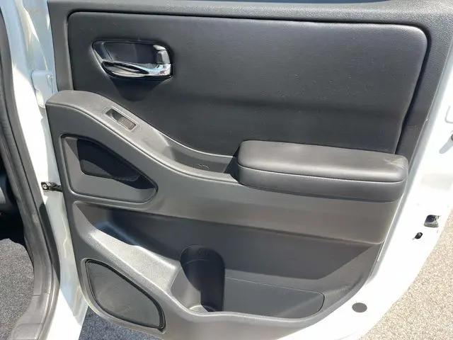 2025 Nissan Frontier Crew Cab SV 4x4