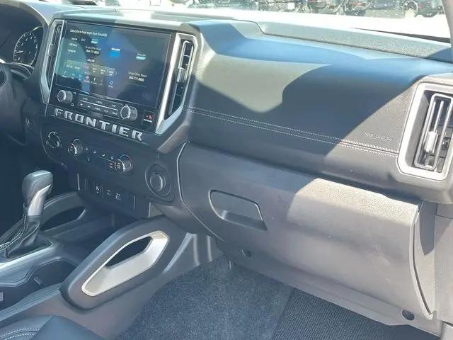 2025 Nissan Frontier Crew Cab SV 4x4