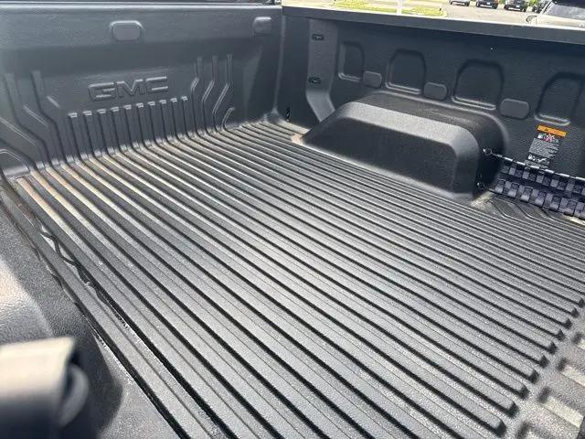 2024 GMC Sierra 1500 4WD Crew Cab Short Box Elevation with 3VL