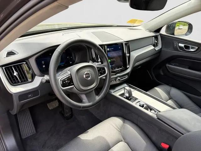 2025 Volvo XC60 B5 Plus