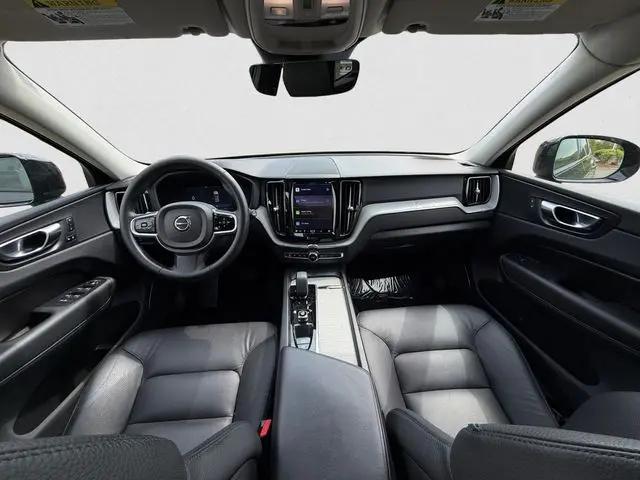 2025 Volvo XC60 B5 Plus