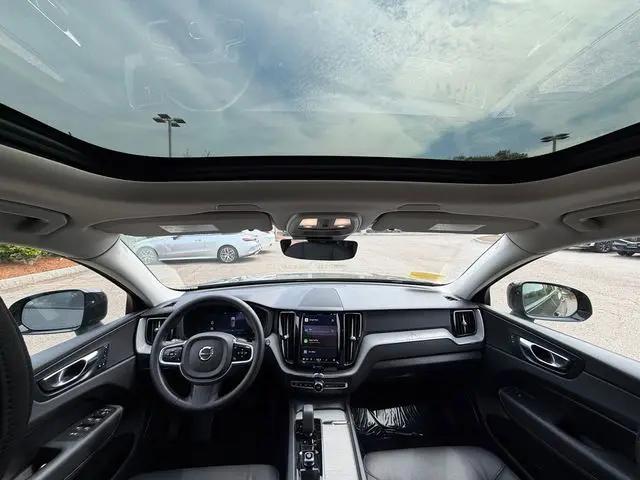 2025 Volvo XC60 B5 Plus