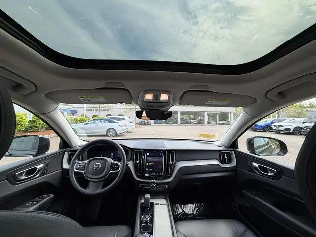 2025 Volvo XC60 B5 Plus
