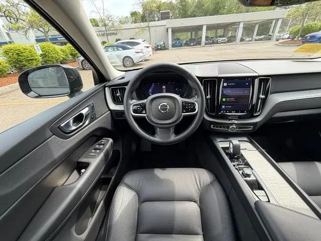 2025 Volvo XC60 B5 Plus