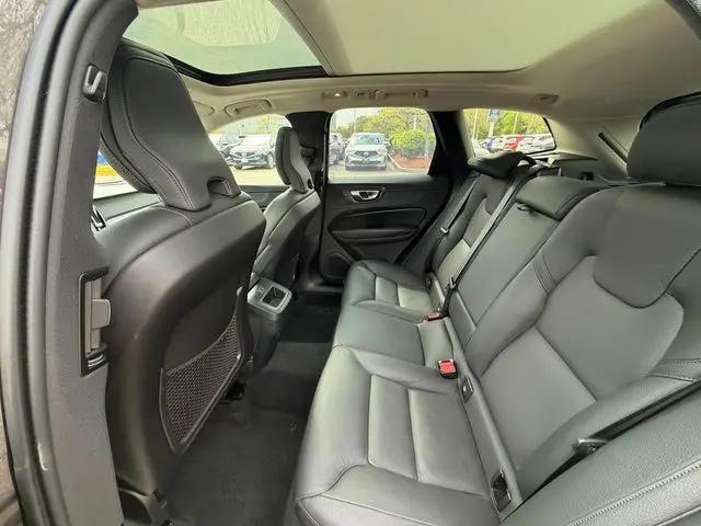 2025 Volvo XC60 B5 Plus