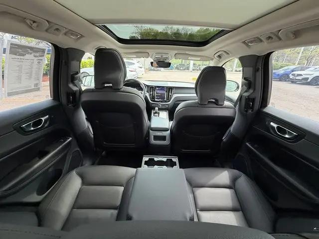 2025 Volvo XC60 B5 Plus