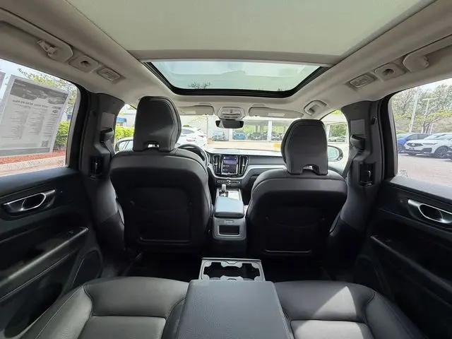 2025 Volvo XC60 B5 Plus