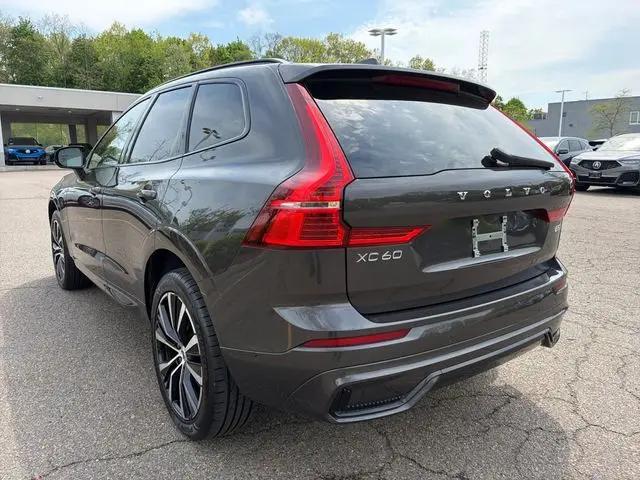 2025 Volvo XC60 B5 Plus