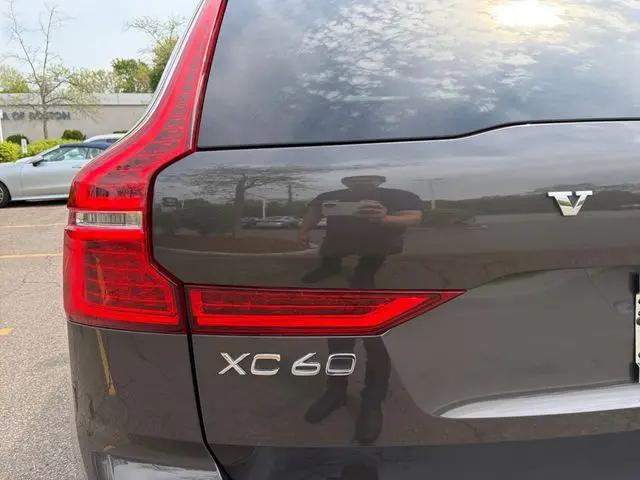 2025 Volvo XC60 B5 Plus