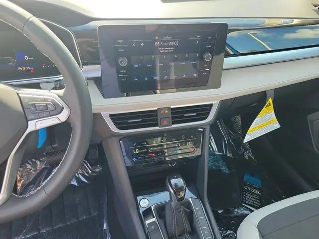 2026 Volkswagen Taos SE