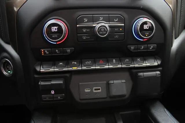 2022 Chevrolet Silverado 1500 4WD Crew Cab Short Bed High Country