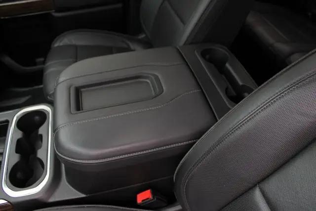 2022 Chevrolet Silverado 1500 4WD Crew Cab Short Bed High Country