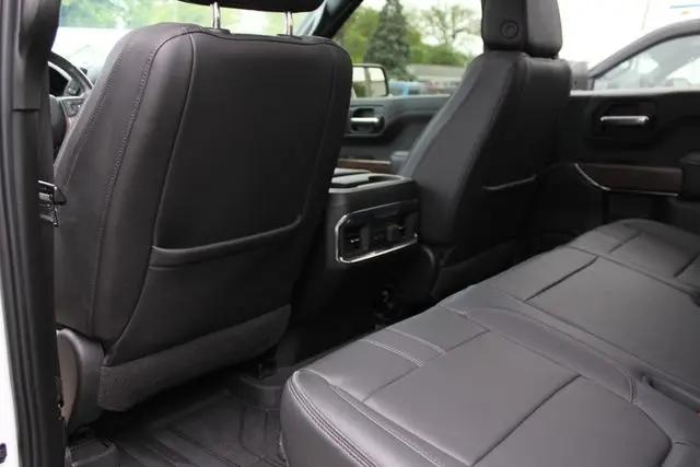 2022 Chevrolet Silverado 1500 4WD Crew Cab Short Bed High Country