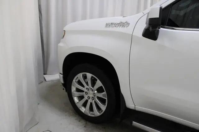 2022 Chevrolet Silverado 1500 4WD Crew Cab Short Bed High Country