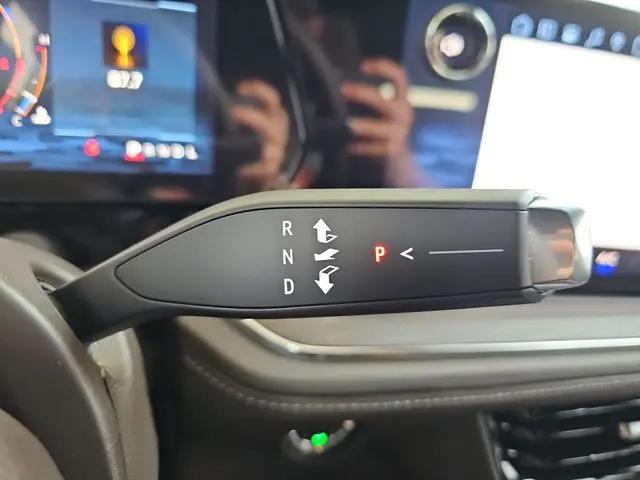 2026 Chevrolet Suburban LS, 4WD
