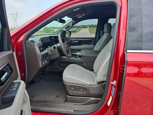 2026 Chevrolet Suburban LS, 4WD
