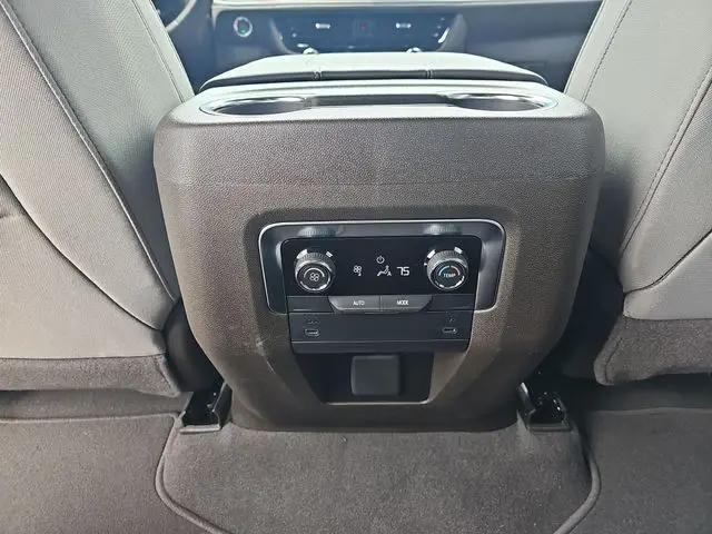 2026 Chevrolet Suburban LS, 4WD