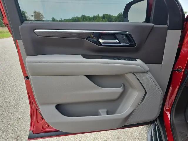2026 Chevrolet Suburban LS, 4WD