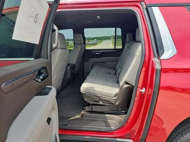 2026 Chevrolet Suburban LS, 4WD