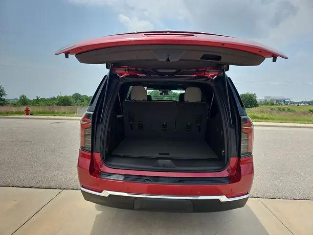 2026 Chevrolet Suburban LS, 4WD