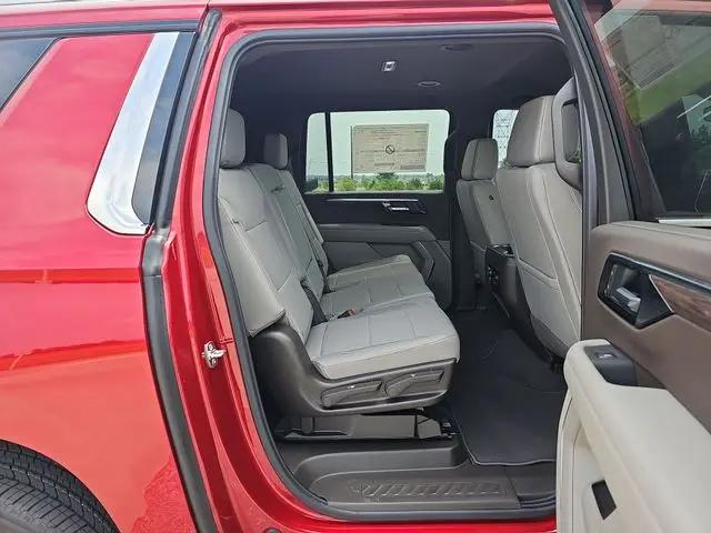 2026 Chevrolet Suburban LS, 4WD