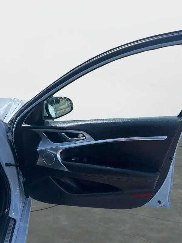2020 Genesis G70 2.0T RWD