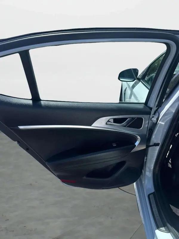 2020 Genesis G70 2.0T RWD