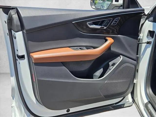2023 Audi Q8 Premium 55 TFSI quattro Tiptronic