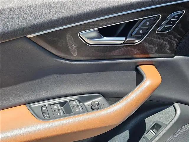 2023 Audi Q8 Premium 55 TFSI quattro Tiptronic