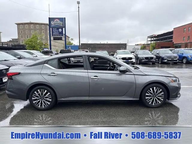 2023 Nissan Altima SV FWD