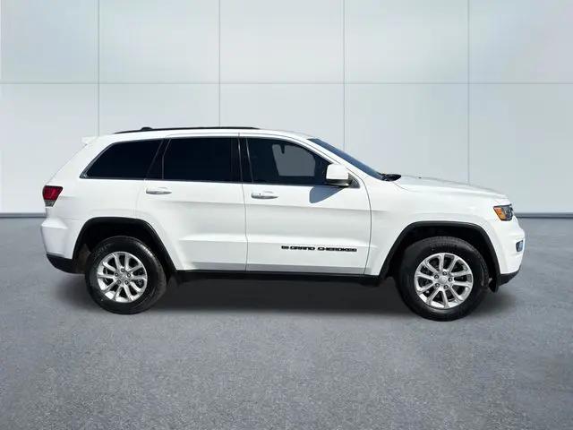 2022 Jeep Grand Cherokee Laredo E 4x4