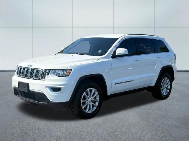2022 Jeep Grand Cherokee Laredo E 4x4